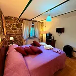 مزرعة للإقامة Tenuta Di Freddano *